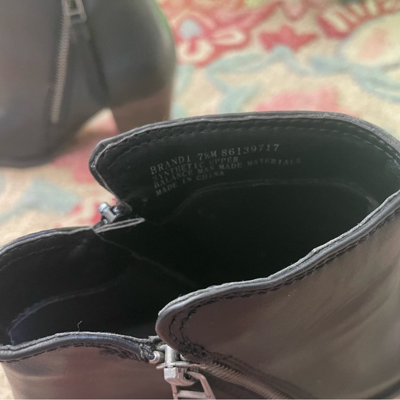 Black zipper ankle boots - Picture 7 of 8